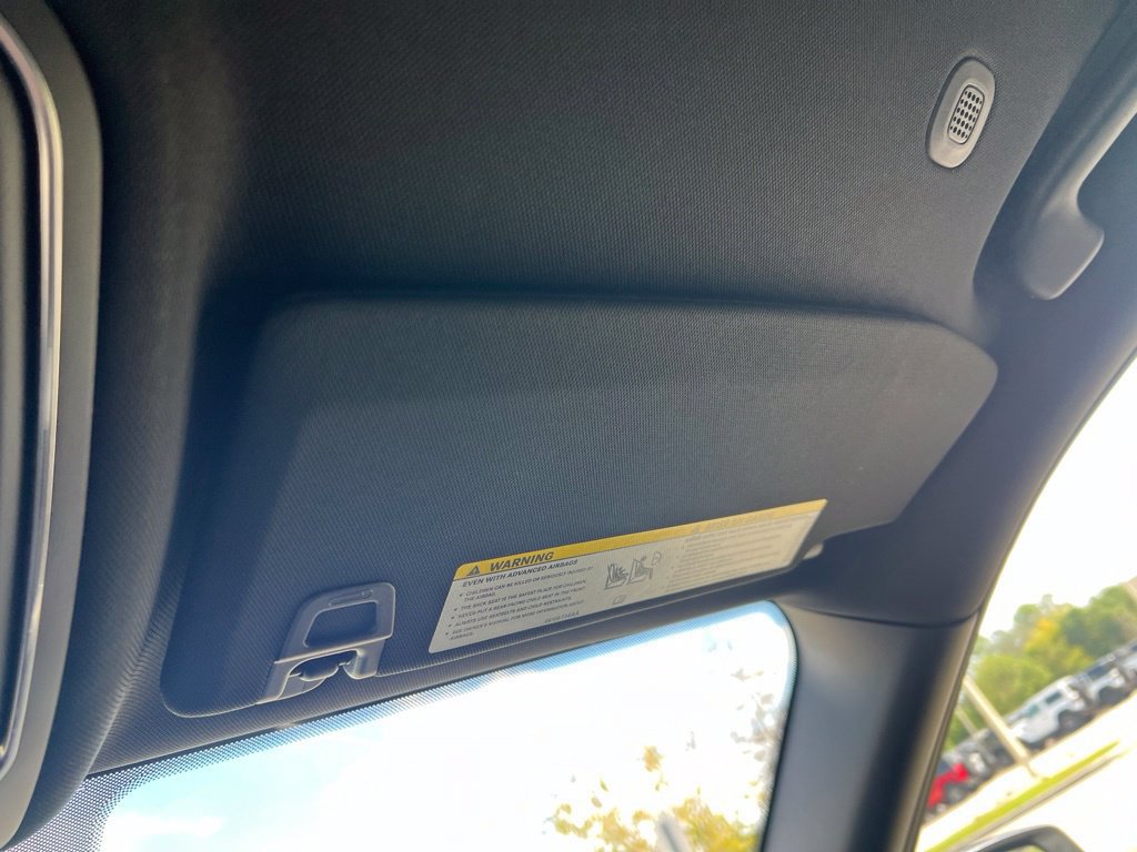 Used 2026 Jeep Grand Cherokee L Laredo RWD image 33