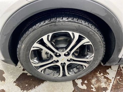 Used 2021 Chevrolet Bolt Premier w/ Infotainment Package image 25