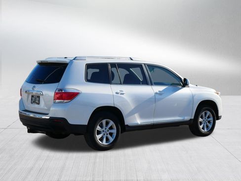 Used 2011 Toyota Highlander 2WD w/ Cold Weather Pkg image 7