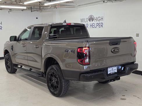 Used 2025 Ford Ranger Lariat w/ Black Appearance Package AWD/4WD image 11