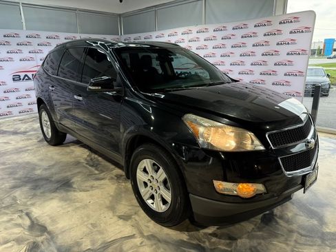 Used 2012 Chevrolet Traverse LT FWD image 3