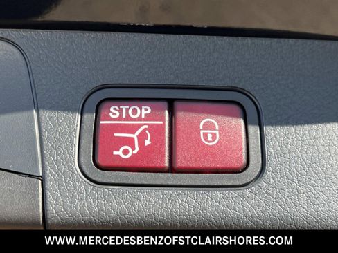 New 2026 Mercedes-Benz GLB 250 4MATIC image 12