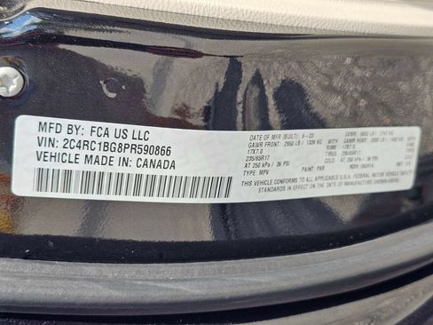 Used 2023 Chrysler Pacifica Touring-L FWD image 21