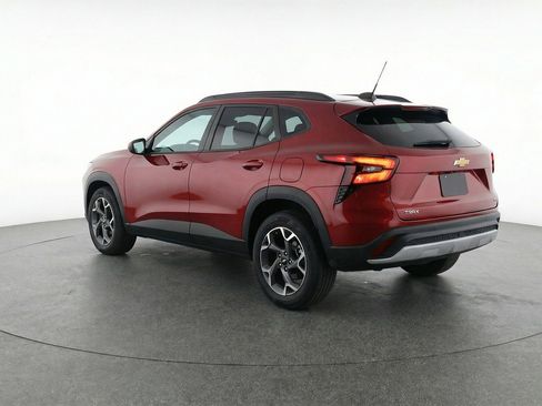 Used 2025 Chevrolet Trax LT image 6