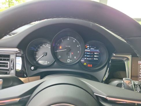 New 2026 Porsche Macan image 19