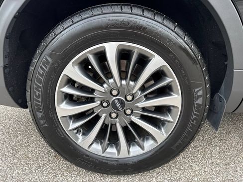 Used 2023 Lincoln Nautilus AWD w/ Premium Package image 20