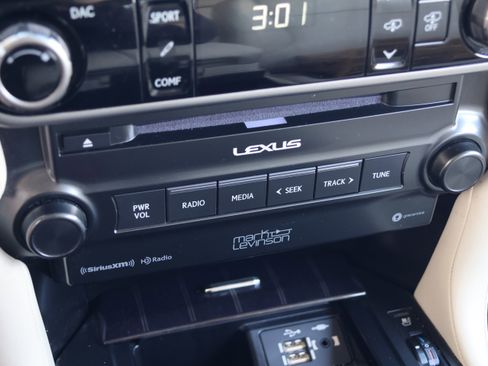 Certified 2023 Lexus GX 460 Luxury w/ Sport Design Package AWD/4WD image 28