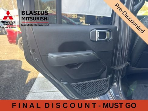 Used 2021 Jeep Wrangler Unlimited Sahara w/ Cold Weather Group AWD/4WD image 33
