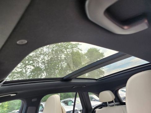 Certified 2025 Mercedes-Benz GLC 300 4MATIC image 21