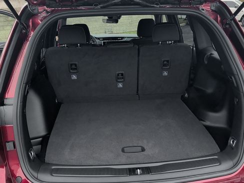 New 2025 Jeep Grand Cherokee Laredo image 8