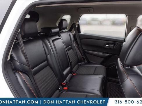 Used 2025 Nissan Rogue SV AWD/4WD image 21
