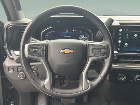 Used 2022 Chevrolet Silverado 1500 LT AWD/4WD image 17