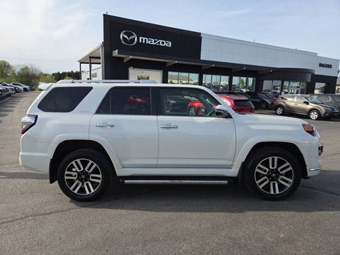 Used 2022 Toyota 4Runner Limited AWD/4WD image 6