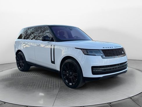 Certified 2023 Land Rover Range Rover SE image 3