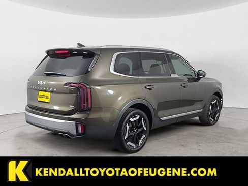 Used 2024 Kia Telluride EX w/ EX Captain's Chair Package AWD/4WD image 5