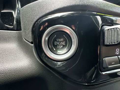 Used 2022 Chevrolet Silverado 1500 ZR2 image 24