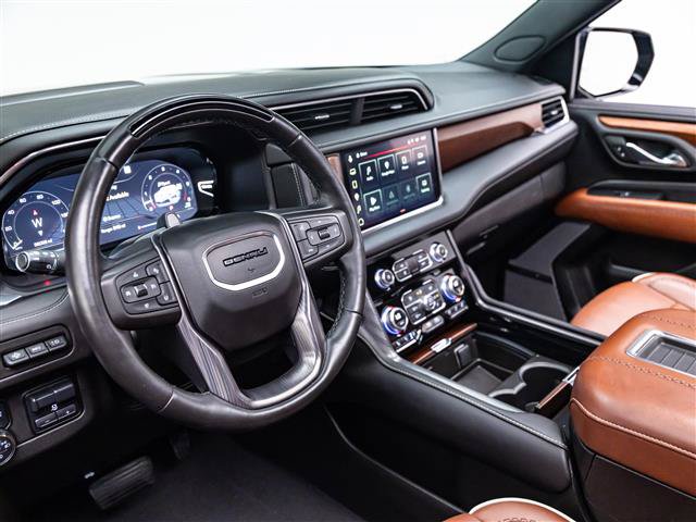 Used 2023 GMC Yukon XL Denali Ultimate AWD/4WD image 17