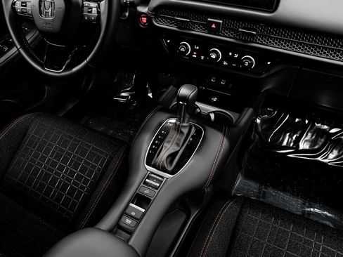 Used 2026 Honda HR-V Sport image 27