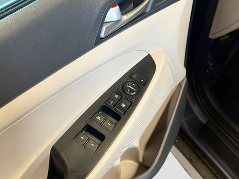 Used 2018 Hyundai Tucson Value w/ Cargo Package AWD/4WD image 15