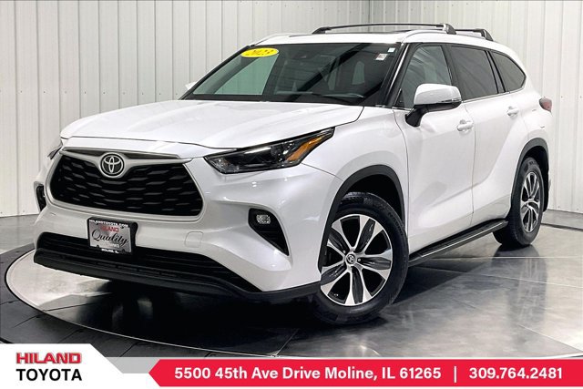 Used 2023 Toyota Highlander XLE AWD/4WD image 1