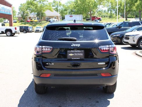 Used 2025 Jeep Compass Latitude AWD/4WD image 26