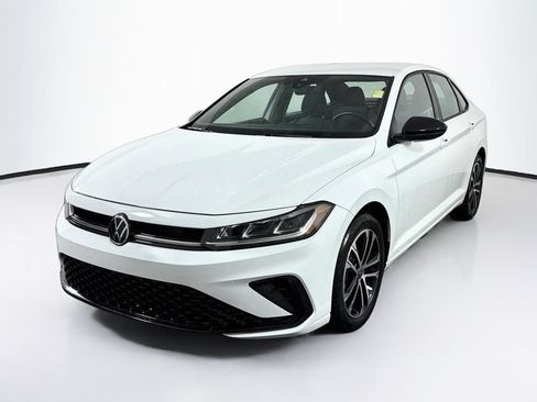 Used 2025 Volkswagen Jetta Sport FWD image 3