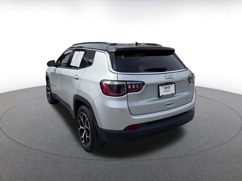 Used 2025 Jeep Compass Limited image 11