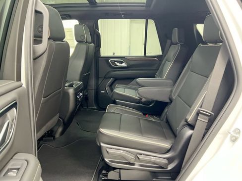 Used 2024 Chevrolet Tahoe Premier AWD/4WD image 24