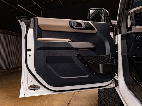 Used 2023 Ford Bronco Wildtrak image 30