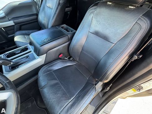 Used 2015 Ford F150 Lariat w/ Equipment Group 502A Luxury AWD/4WD image 8