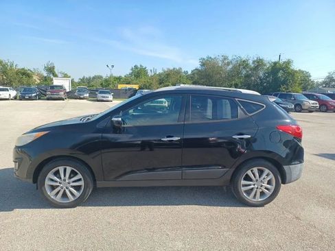 Used 2011 Hyundai Tucson Limited FWD image 2