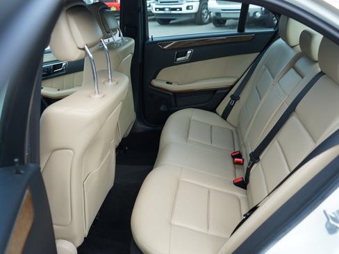 Used 2011 Mercedes-Benz E 350 4MATIC Sedan image 15