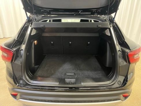 Used 2025 Chevrolet Trax LT image 11