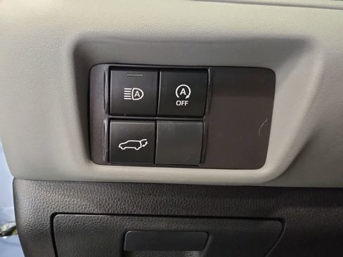 Used 2023 Toyota Highlander XLE AWD/4WD image 53