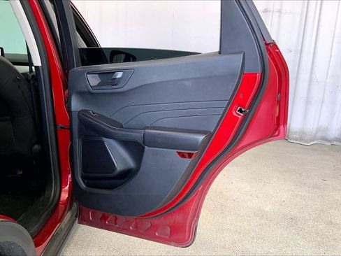 Used 2022 Ford Escape SE w/ SE Sport Appearance Package FWD image 23