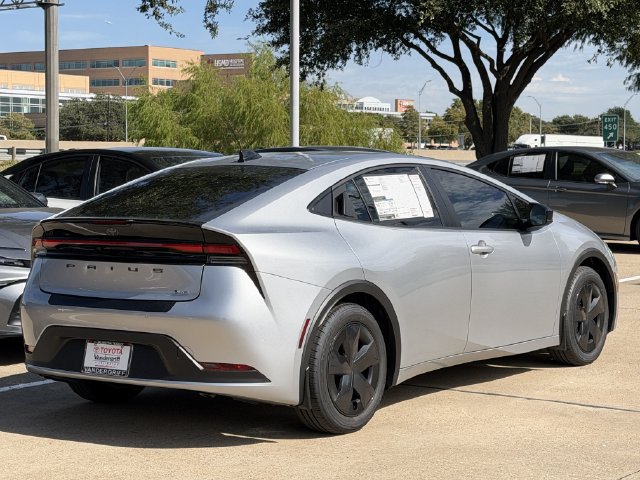 New 2027 Toyota Prius LE FWD image 4