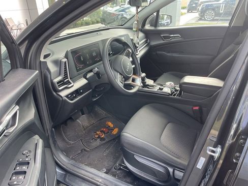 Used 2024 Kia Sportage LX FWD image 5