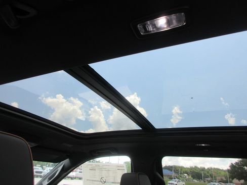 New 2026 GMC Yukon XL AT4 AWD/4WD image 14