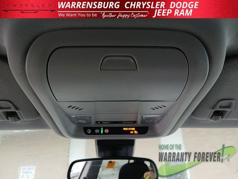 Used 2024 GMC Terrain SLE AWD/4WD image 29