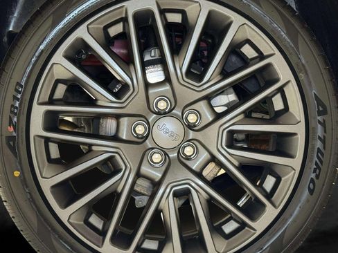 Used 2022 Jeep Compass Limited image 28