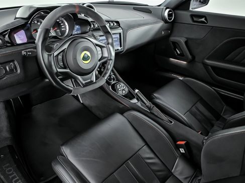 Used 2021 Lotus Evora image 19