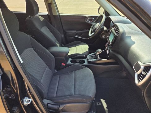 Used 2020 Kia Soul S FWD image 8