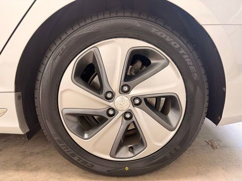 Used 2017 Hyundai Sonata Limited w/ Ultimate Package 02 FWD image 12