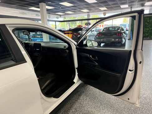 Used 2019 Hyundai Veloster Turbo image 35