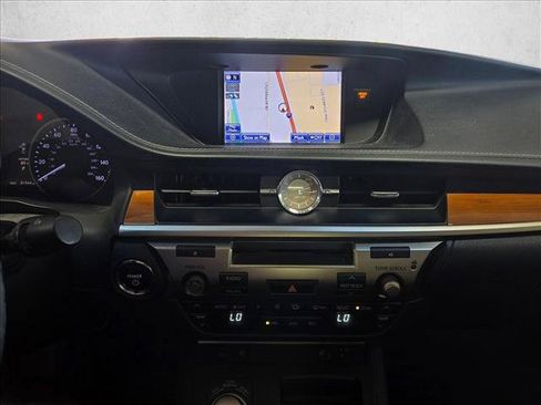 Used 2013 Lexus ES 300h w/ Premium Pkg FWD image 12
