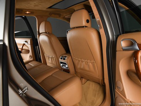 Used 2009 Porsche Cayenne Turbo S image 36