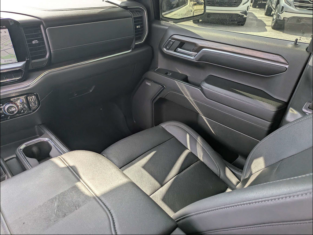 Used 2023 GMC Sierra 1500 SLT w/ SLT Premium Package AWD/4WD image 18