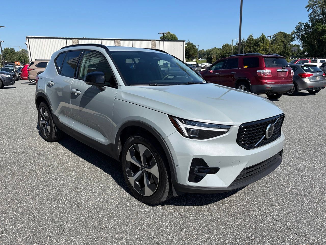 Used 2026 Volvo XC40 B5 Plus AWD/4WD image 10