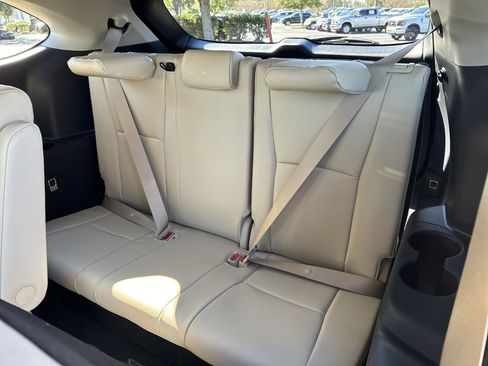 New 2025 Toyota Highlander XLE image 28