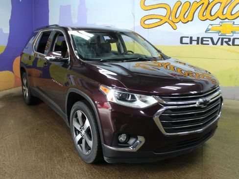 Used 2019 Chevrolet Traverse LT w/ LT Premium Package image 4